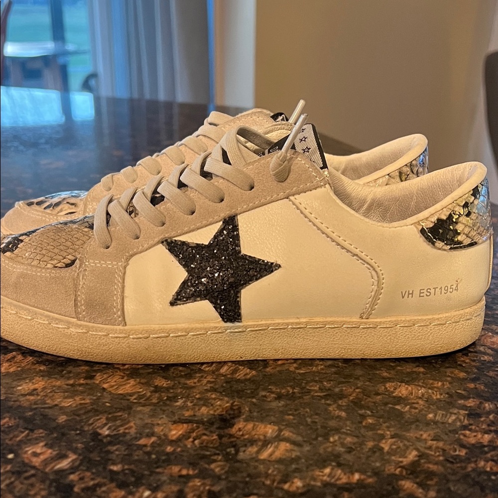 Vintage Havana White and Black Star Sneakers